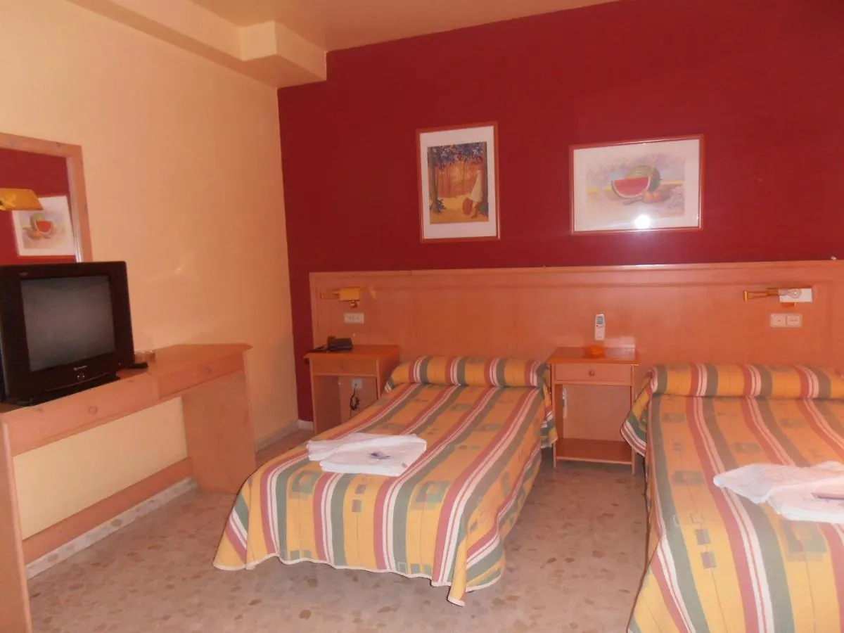 Hostal Carlos III El Ejido Pensjonat